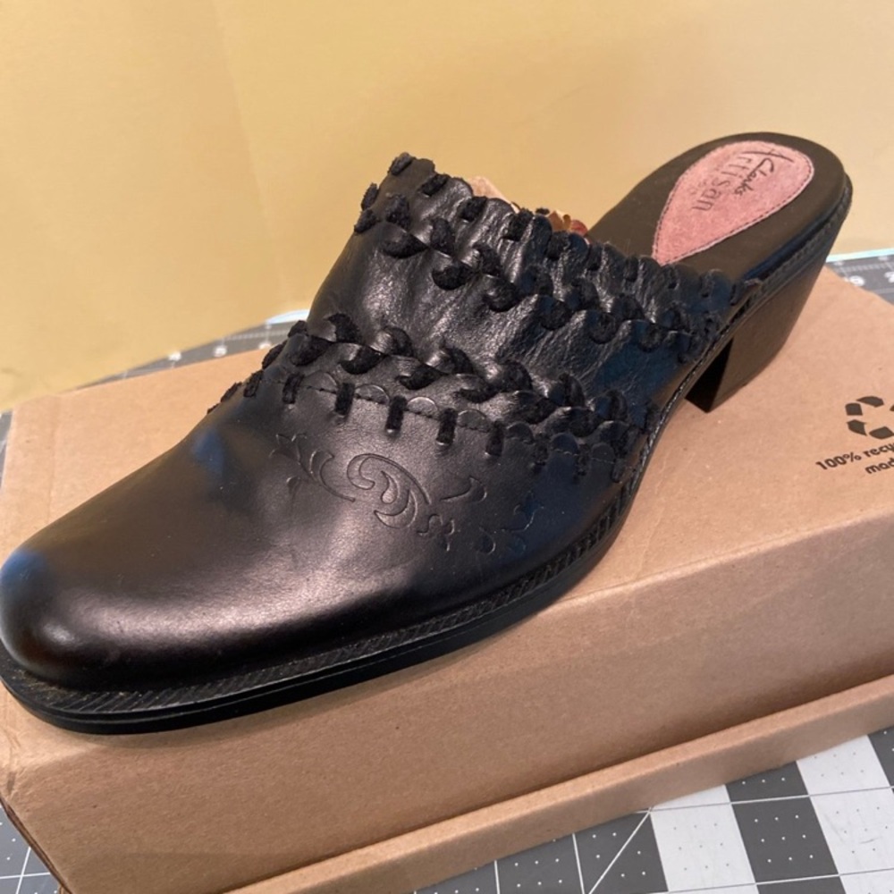 Clarks Black Artisan Women's Mules - Picture 2 of 6